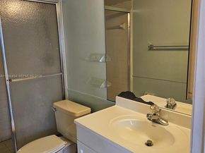 114 Lake Emerald Dr 409, Oakland Park FL 33309