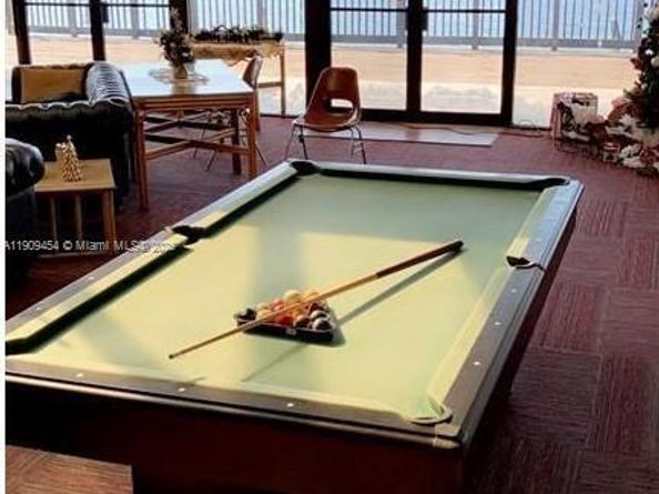 114 Lake Emerald Dr 409, Oakland Park FL 33309