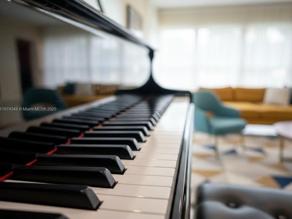 40 SW 30th Rd, Miami FL 33129