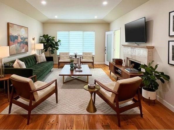 40 SW 30th Rd, Miami FL 33129