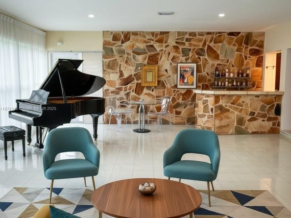 40 SW 30th Rd, Miami FL 33129