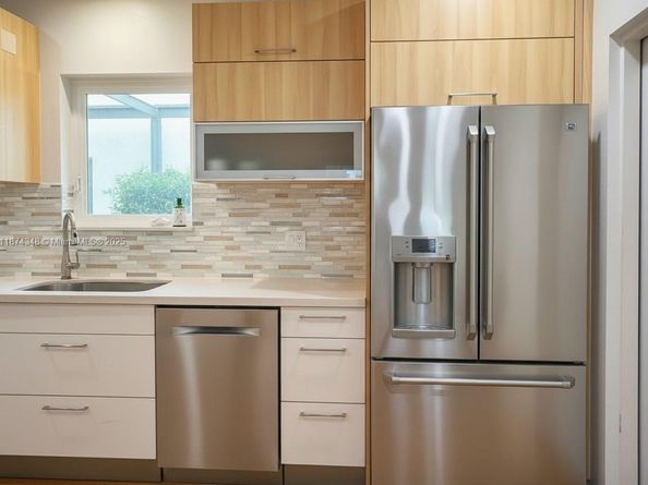 40 SW 30th Rd, Miami FL 33129