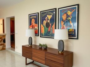 40 SW 30th Rd, Miami FL 33129