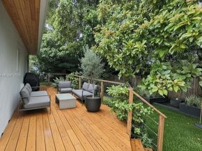 40 SW 30th Rd, Miami FL 33129