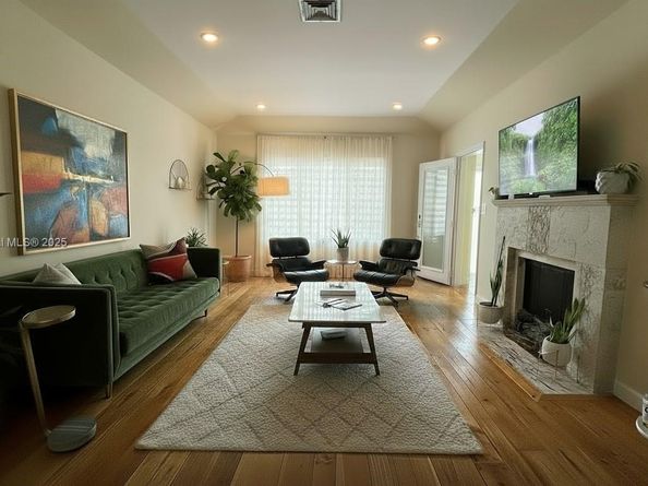 40 SW 30th Rd, Miami FL 33129