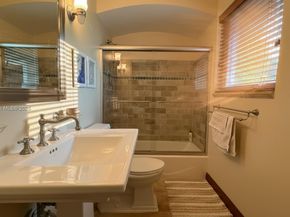 40 SW 30th Rd, Miami FL 33129