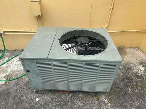 4465 E 8th Ln, Hialeah FL 33013