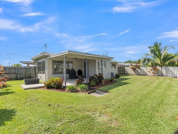 1201 E River Dr, Margate FL 33063