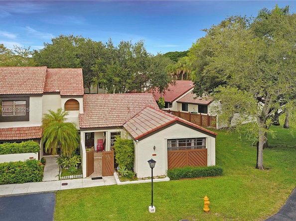 12305 SW 94th Ter, Miami FL 33186