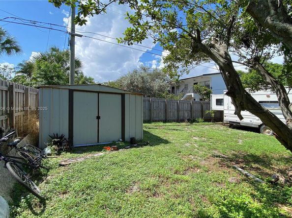 1109 S M St, Lake Worth FL 33460