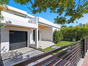 325 W 63rd St, Miami Beach FL 33141