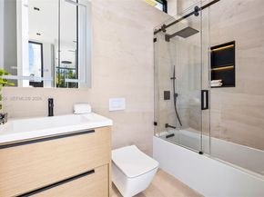 325 W 63rd St, Miami Beach FL 33141