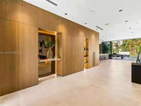 325 W 63rd St, Miami Beach FL 33141