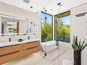 325 W 63rd St, Miami Beach FL 33141