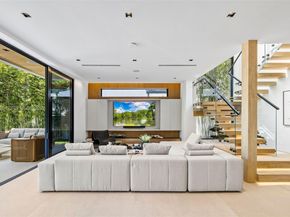 325 W 63rd St, Miami Beach FL 33141