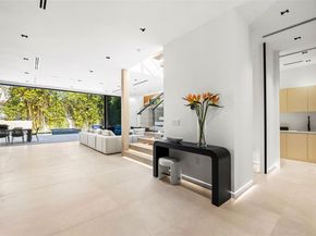 325 W 63rd St, Miami Beach FL 33141