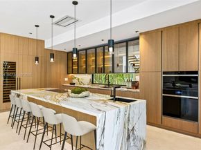 325 W 63rd St, Miami Beach FL 33141