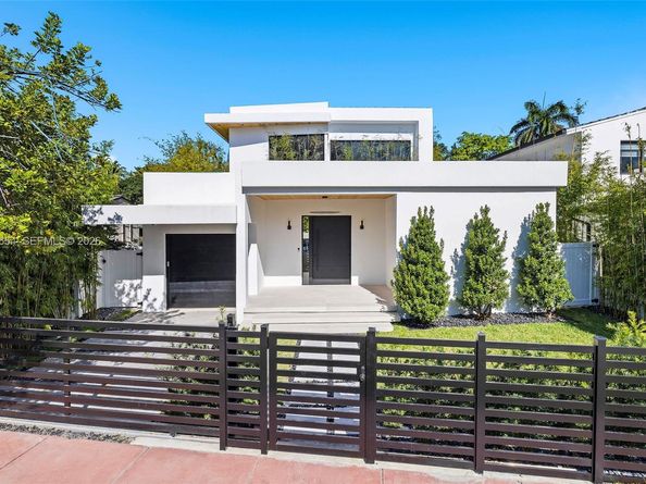 325 W 63rd St, Miami Beach FL 33141