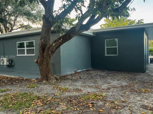 1240 NW 122nd St, North Miami FL 33167