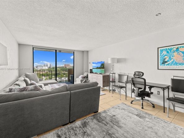 2350 NE 135th St 1401, North Miami FL 33181