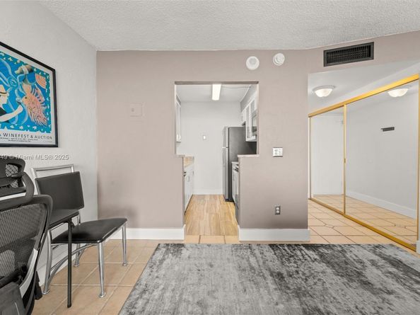 2350 NE 135th St 1401, North Miami FL 33181