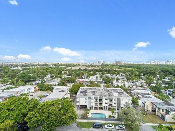 2350 NE 135th St 1401, North Miami FL 33181