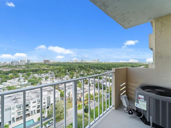 2350 NE 135th St 1401, North Miami FL 33181