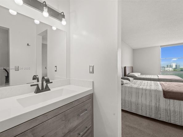 2350 NE 135th St 1401, North Miami FL 33181