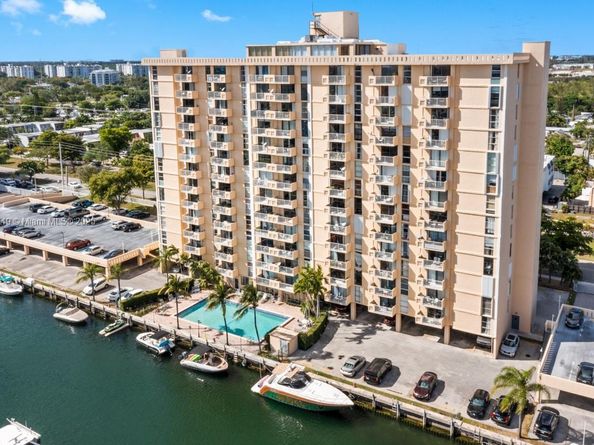 2350 NE 135th St 1401, North Miami FL 33181