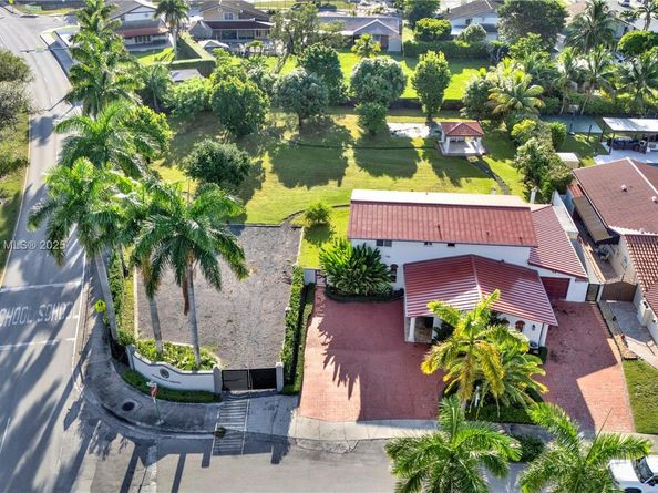 1825 SW 125th CT, Miami FL 33175