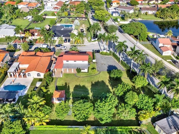 1825 SW 125th CT, Miami FL 33175