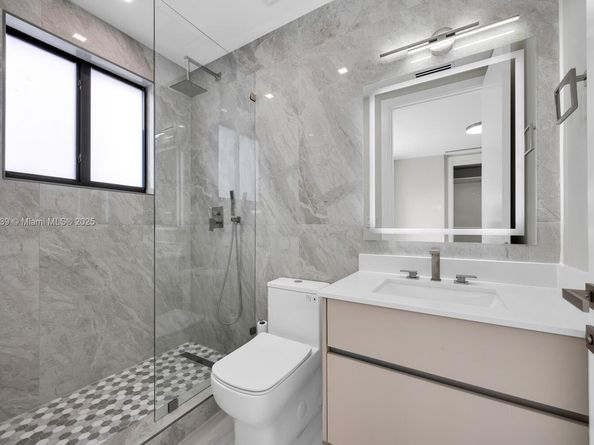 3224 Elizabeth St, Miami FL 33133