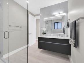 3224 Elizabeth St, Miami FL 33133
