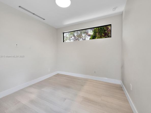 3224 Elizabeth St, Miami FL 33133