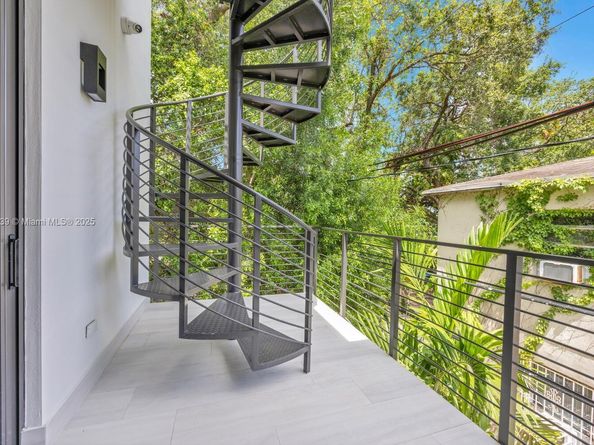 3224 Elizabeth St, Miami FL 33133
