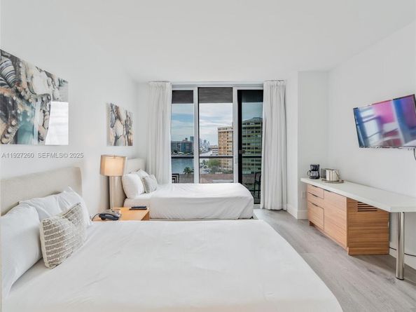 2602 E Hallandale Beach Blvd R809, Hallandale Beach FL 33009