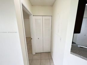 3417 NW 44th St 104, Oakland Park FL 33309