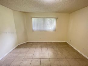 3417 NW 44th St 104, Oakland Park FL 33309