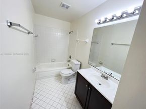 3417 NW 44th St 104, Oakland Park FL 33309