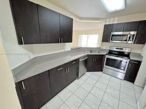 3417 NW 44th St 104, Oakland Park FL 33309