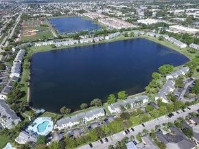 3417 NW 44th St 104, Oakland Park FL 33309