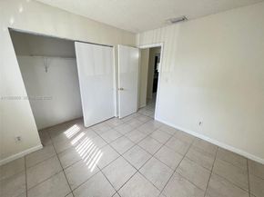 3417 NW 44th St 104, Oakland Park FL 33309