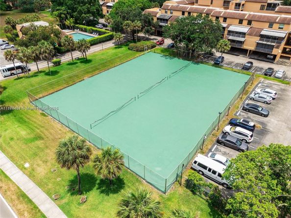 430 Commodore Dr 314, Plantation FL 33325