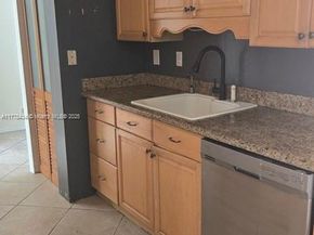 430 Commodore Dr 314, Plantation FL 33325