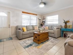 7002 NW 95th Ave, Tamarac FL 33321