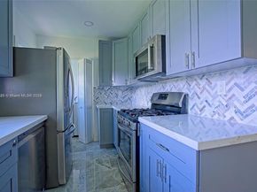 372 W Dayton Cir, Fort Lauderdale FL 33312