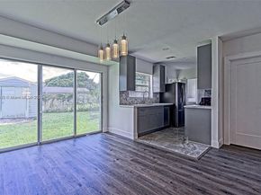 372 W Dayton Cir, Fort Lauderdale FL 33312