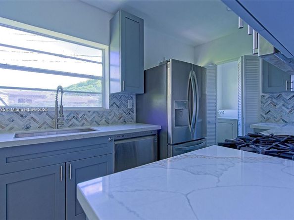 372 W Dayton Cir, Fort Lauderdale FL 33312