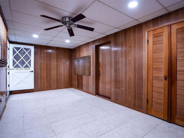 372 W Dayton Cir, Fort Lauderdale FL 33312