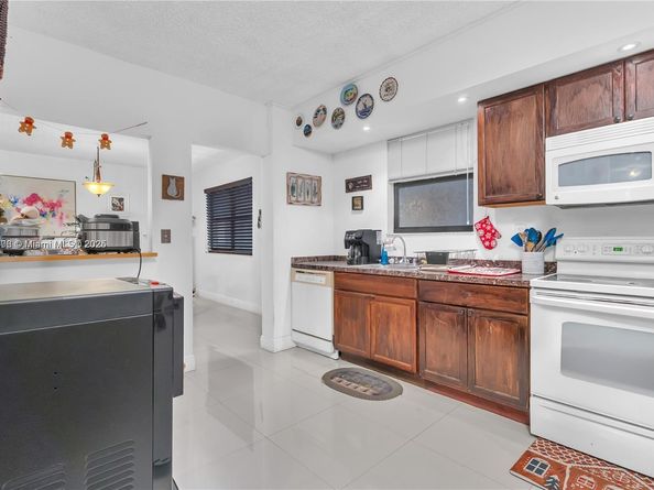 491 Ives Dairy Rd 2025, Miami FL 33179